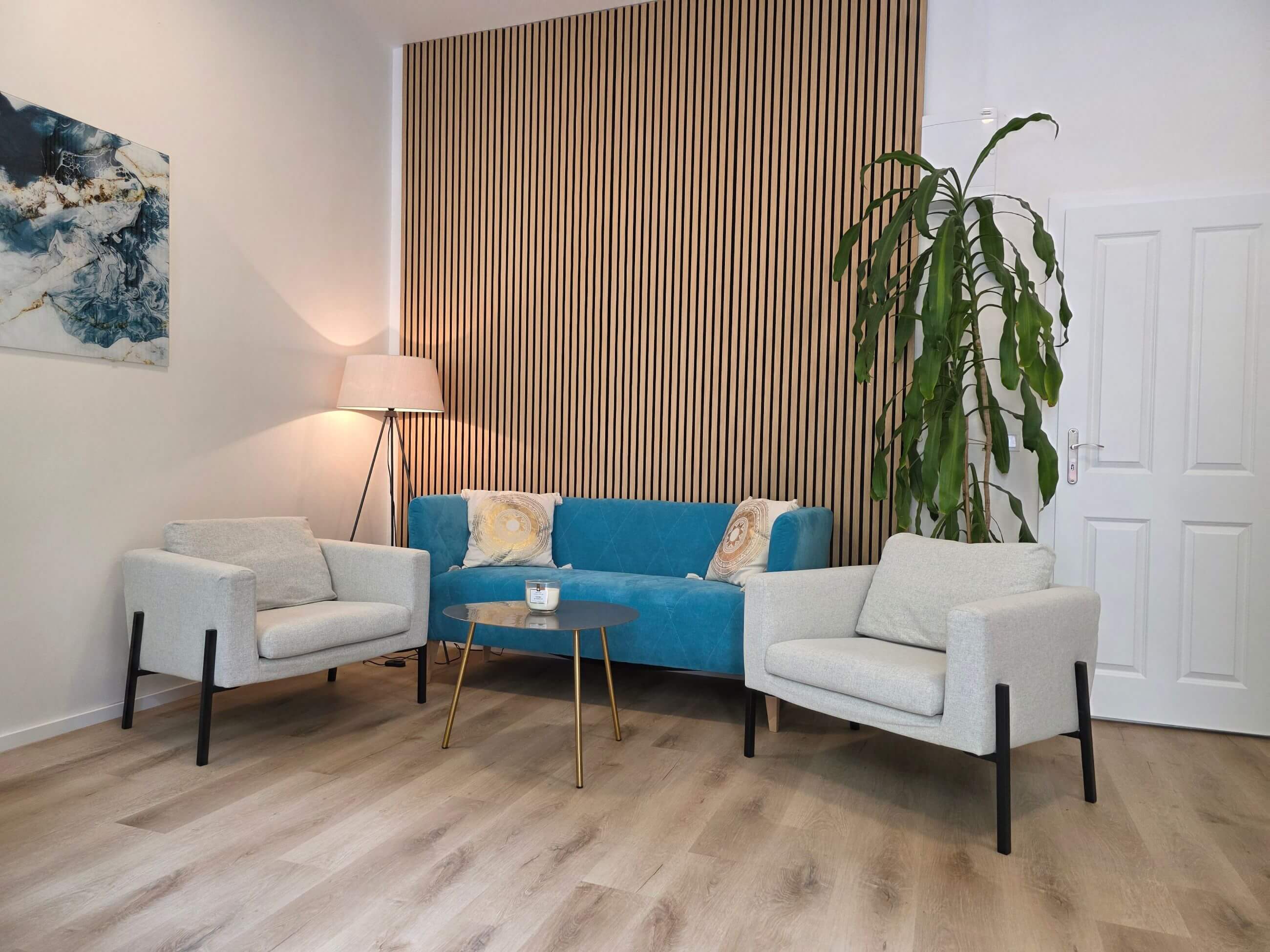 Interiér Hodinová koučovna – pronájem terapeutické místnosti na Vinohradech, Praha 3